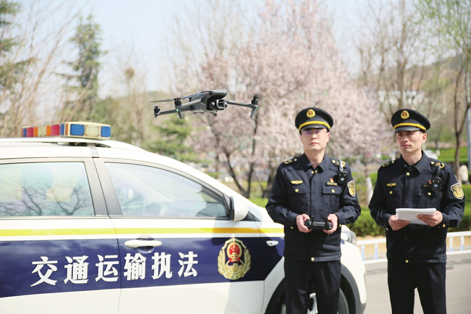 最新交通执法下的轻松探索自然美景之旅