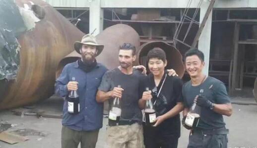 战狼最新票房刷新纪录，小巷美食探索未知味蕾传奇