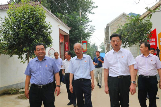 康县何明远的最新新闻
