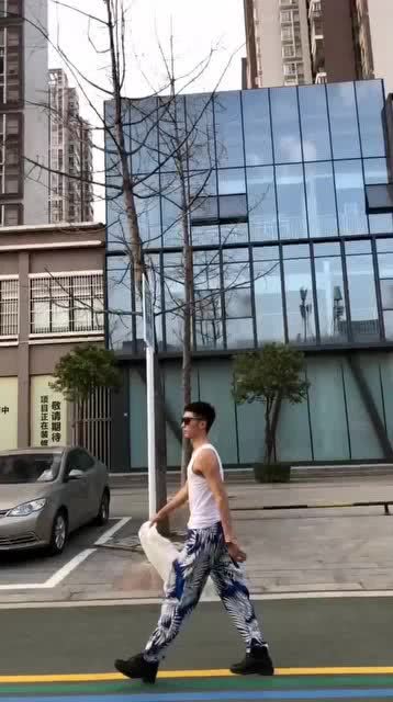 科技风潮席卷而来，全新踢腿智能装备重塑运动体验！