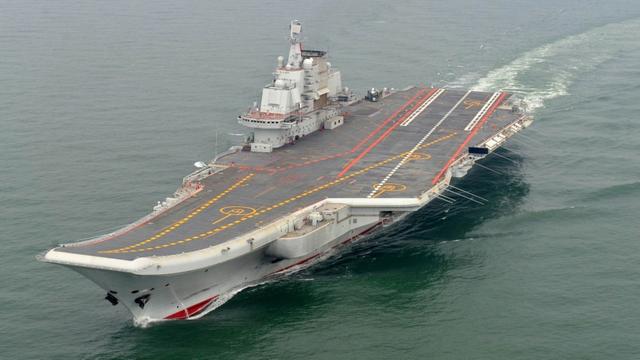 中国最新航母首次亮相，内心平静的航行之旅探索启航