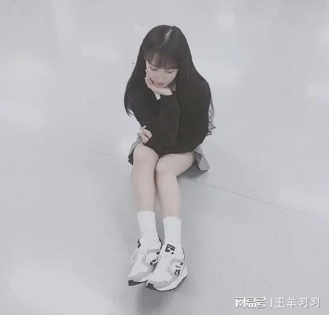 魅力女生头像制作指南，精选头像展示与制作技巧
